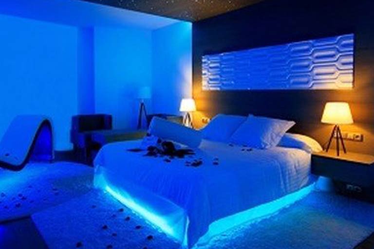 Fourth night escorts room